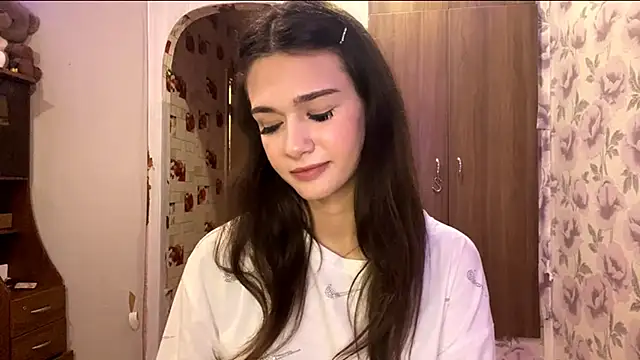 Snapshot of EunHendericks chatting on 11.14.25 EunHendericks online show from 11.14.25