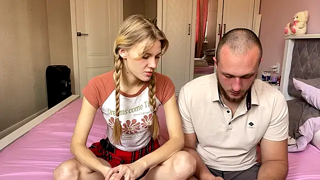 Daisy Couple online show from 12.14.25