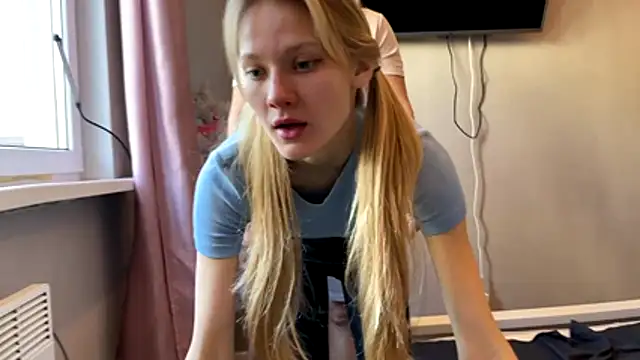 Daisy Couple online show from 01.07.26