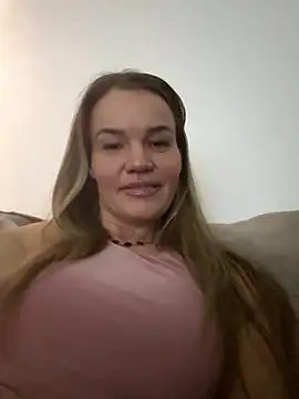 Cutebrowneyes  online show from 01.14.26