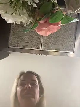 Cutebrowneyes  online show from 02.03.26