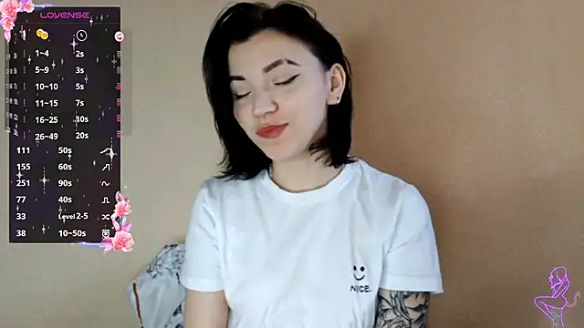 Snapshot of YeahRock chatting on 11.16.25 YeahRock online show from 11.16.25