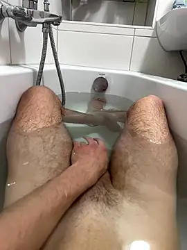 lukasDickpic12 online show from 11.16.25