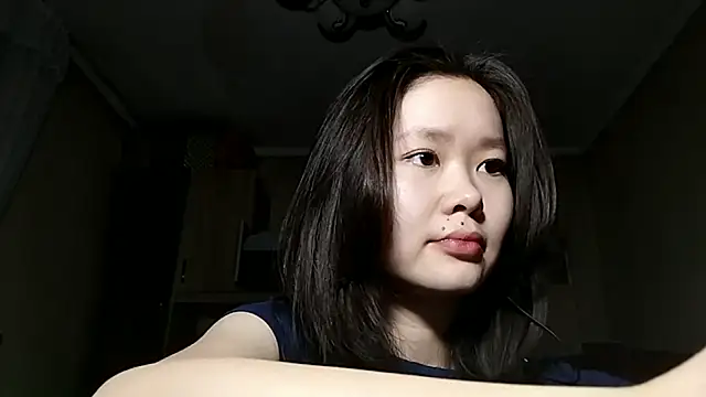 Snapshot of HuldaKye chatting on 11.24.25 HuldaKye online show from 11.24.25