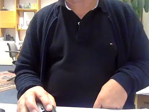 Snapshot of sssuka chatting on 12.15.25 sssuka online show from 12.15.25