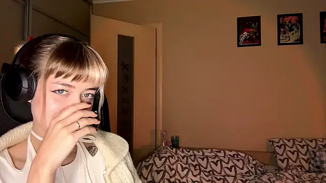 EmilySkyline online show from 11.15.25