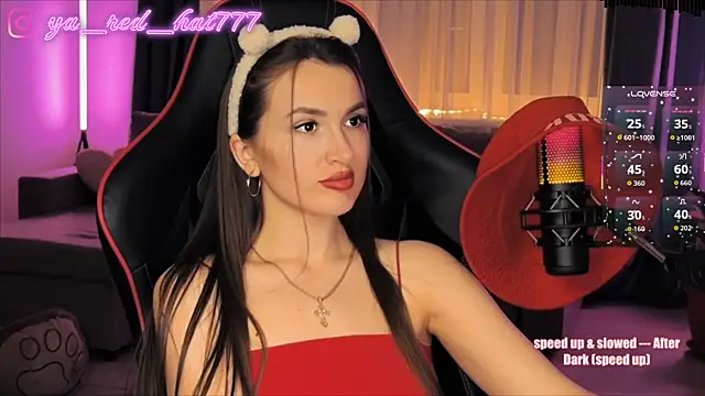 Snapshot of -RED_HAT- chatting on 06.10.26 -RED HAT- online show from 06.10.26