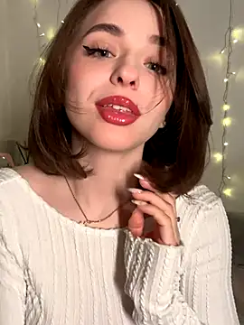 yoyogirlx online show from 12.21.25