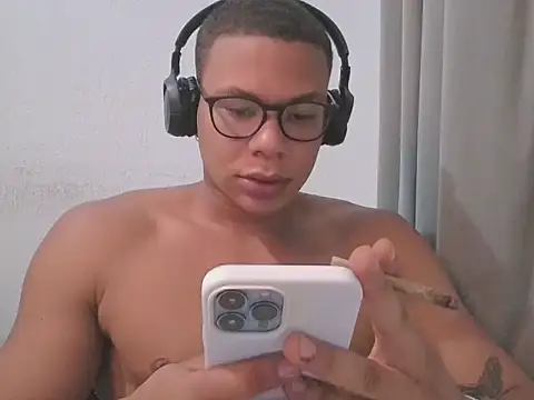 Snapshot of Putorj1 chatting on 11.12.25 Putorj1 online show from 11.12.25