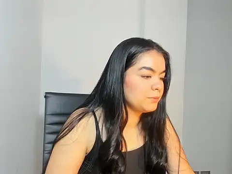 AmandaWood4 online show from 11.14.25