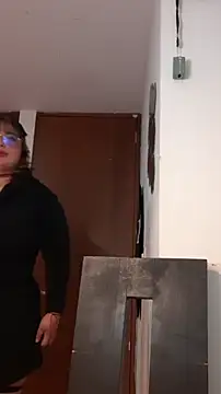 Snapshot of YiniBelle chatting on 03.16.26 YiniBelle online show from 03.16.26