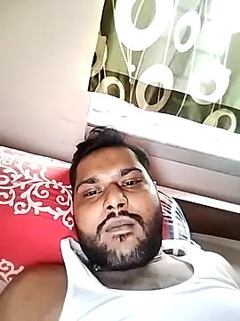 Snapshot of arobeshi chatting on 11.18.25 arobeshi online show from 11.18.25