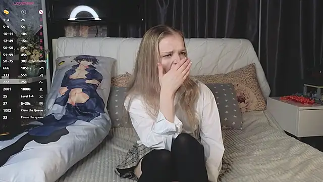 Snapshot of MicheleHonas chatting on 11.15.25 MicheleHonas online show from 11.15.25