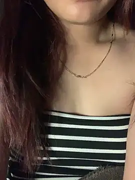 Snapshot of Winnie-sexy chatting on 04.02.26 Winnie-sexy online show from 04.02.26