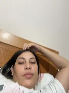 Snapshot of Anna_Bitch_Disgusting chatting on 02.14.26 Anna Bitch Disgusting online show from 02.14.26