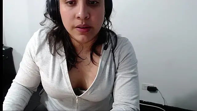 Snapshot of Little-rouse chatting on 02.12.26 Little-rouse online show from 02.12.26