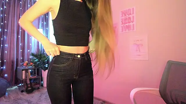 Aurora Glow21 online show from 03.18.26