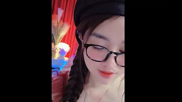 MiCandy-Lovee online show from 12.17.25