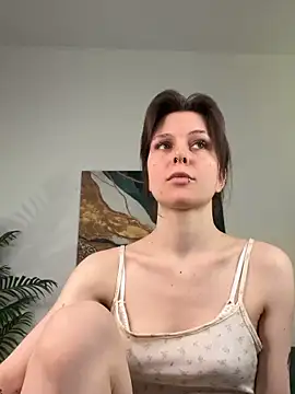 Shy Vivi online show from 02.19.26