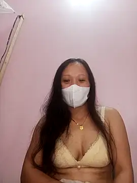 Snapshot of t-t-babe chatting on 11.12.25 t-t-babe online show from 11.12.25