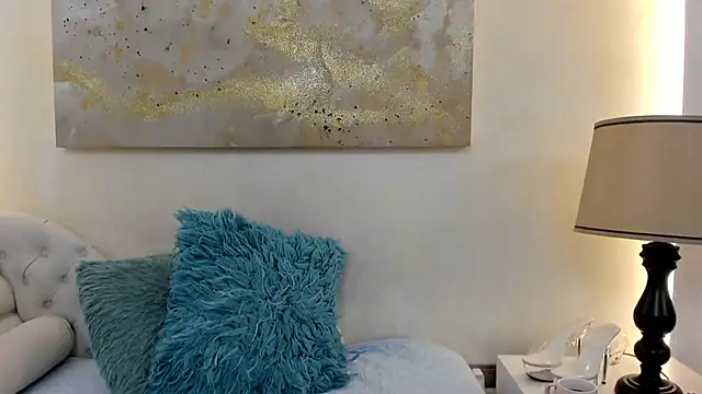 Snapshot of CarolinnaSaenz chatting on 12.16.25 CarolinnaSaenz online show from 12.16.25