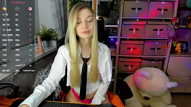 blondie lina online show from 11.13.25