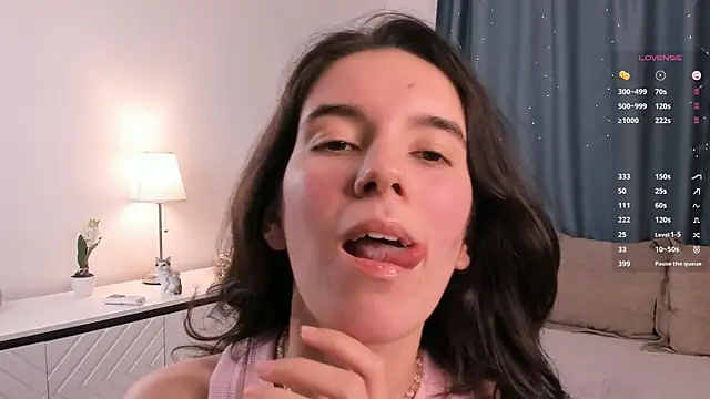 ShelaMailo online show from 11.27.25