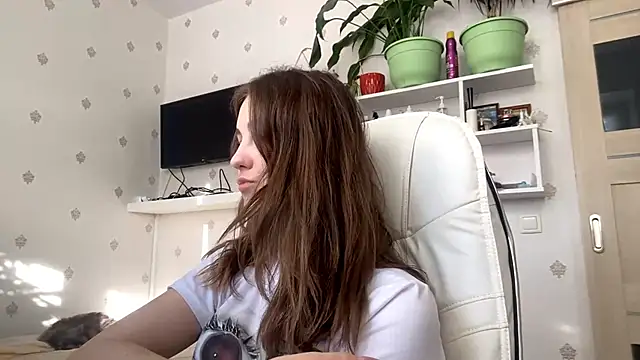 Snapshot of SweetieKatie chatting on 02.10.26 SweetieKatie online show from 02.10.26