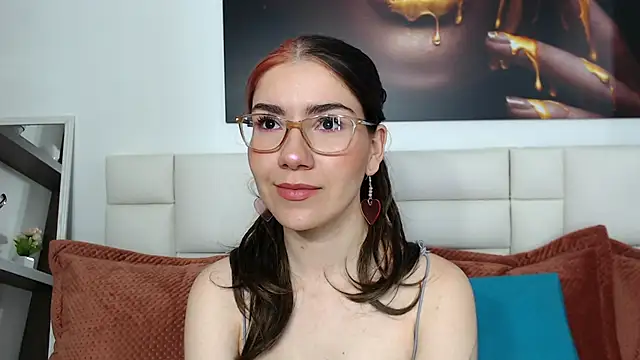 AriLumi online show from 11.24.25