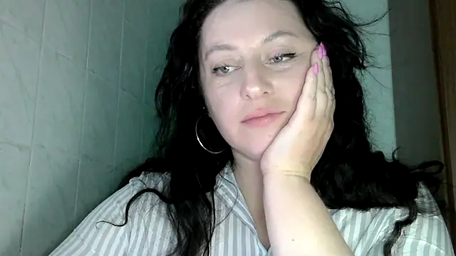 Snapshot of MelinaAx chatting on 04.18.26 MelinaAx online show from 04.18.26
