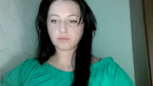 Snapshot of MelinaAx chatting on 04.21.26 MelinaAx online show from 04.21.26