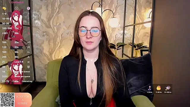 EmmaBloomm online show from 05.10.26