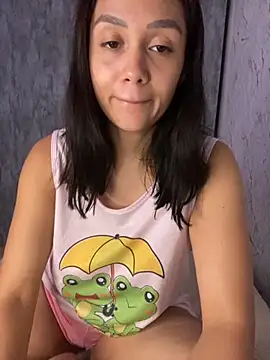 Snapshot of carolsapequinha chatting on 11.30.25 carolsapequinha online show from 11.30.25