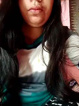 Snapshot of isha_sharma2002 chatting on 11.15.25 isha sharma2002 online show from 11.15.25