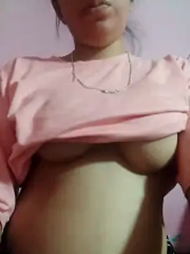 Snapshot of isha_sharma2002 chatting on 05.11.26 isha sharma2002 online show from 05.11.26