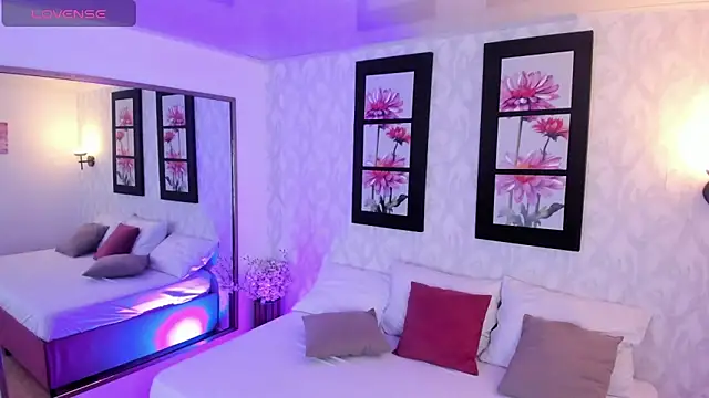 Snapshot of Martina_077 chatting on 11.29.25 Martina 077 online show from 11.29.25