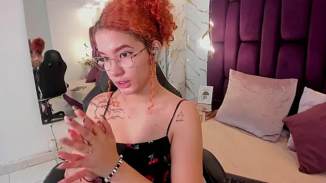 avrilwaynee online show from 11.18.25