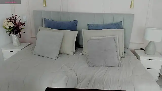 Snapshot of Dulce_emi chatting on 04.16.26 Dulce emi online show from 04.16.26