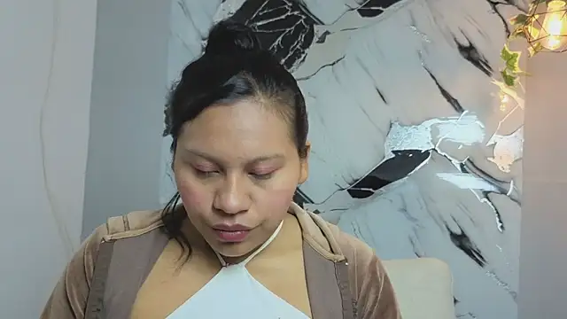 Hanna Goldenst online show from 11.24.25