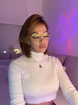 dolceragazza 15 online show from 12.20.25