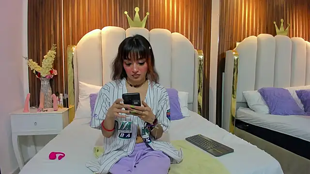 Snapshot of pixxxy_skinny chatting on 11.17.25 pixxxy skinny online show from 11.17.25