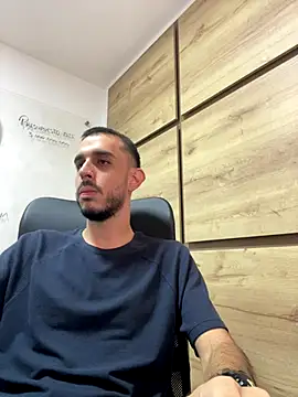 Snapshot of juancamodel chatting on 11.24.25 juancamodel online show from 11.24.25