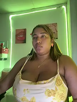 Snapshot of morena-2025 chatting on 05.23.26 morena-2025 online show from 05.23.26