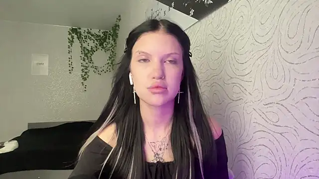 Snapshot of JuliaElse chatting on 11.15.25 JuliaElse online show from 11.15.25