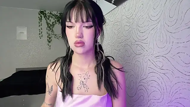 Snapshot of JuliaElse chatting on 11.27.25 JuliaElse online show from 11.27.25