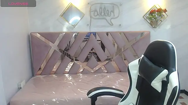 Evy Luxx v online show from 12.15.25