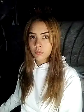 Snapshot of Allisongray-- chatting on 11.14.25 Allisongray-- online show from 11.14.25