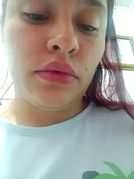 Snapshot of swetttmomy chatting on 11.20.25 swetttmomy online show from 11.20.25