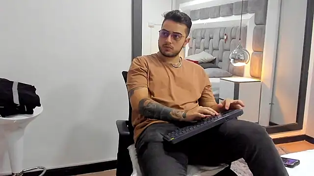 Ethan Greys online show from 11.22.25