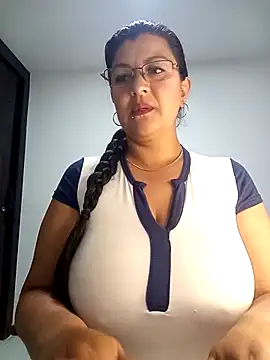 Snapshot of CelesteAlvarez1989 chatting on 05.06.26 CelesteAlvarez1989 online show from 05.06.26